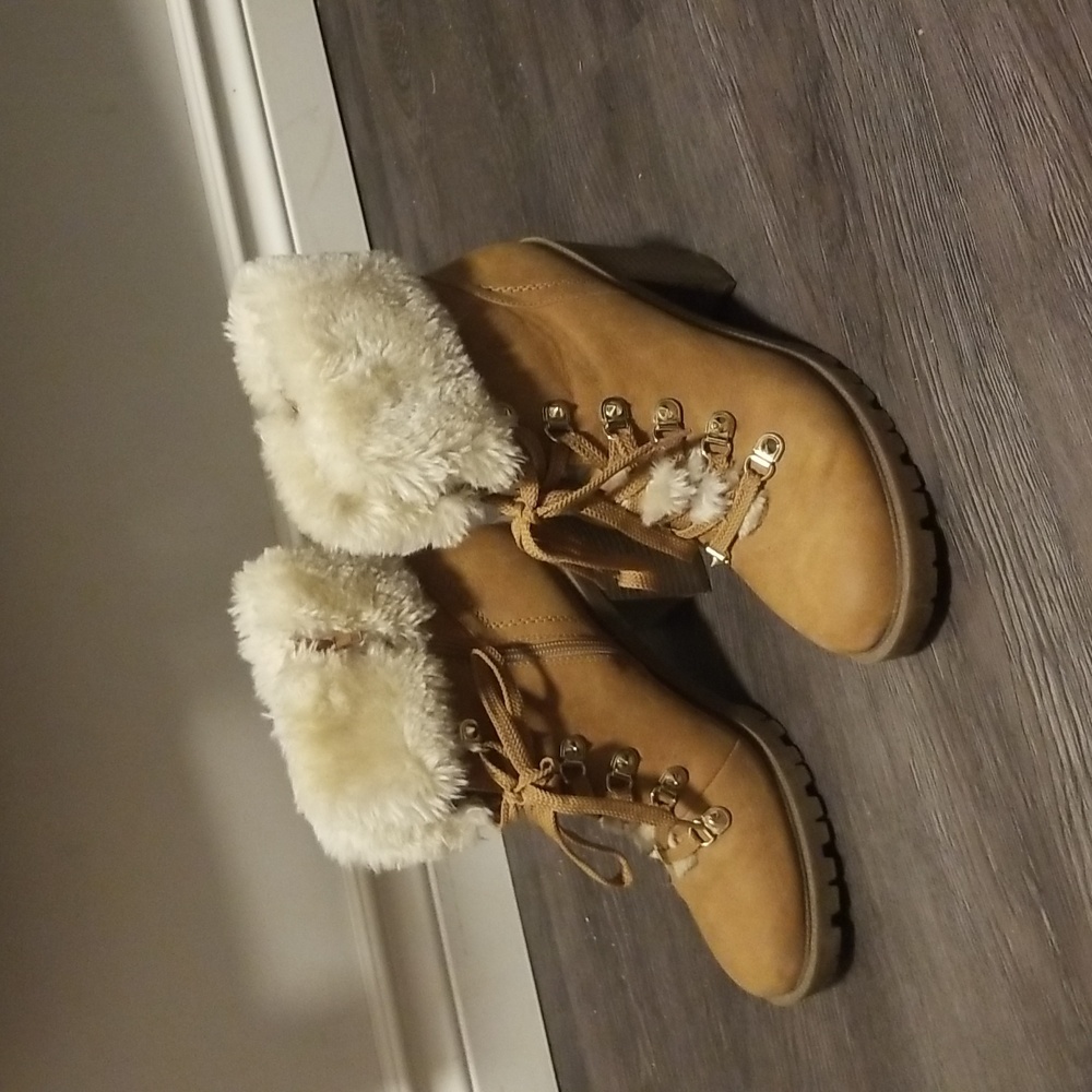 GUESS BOOTS